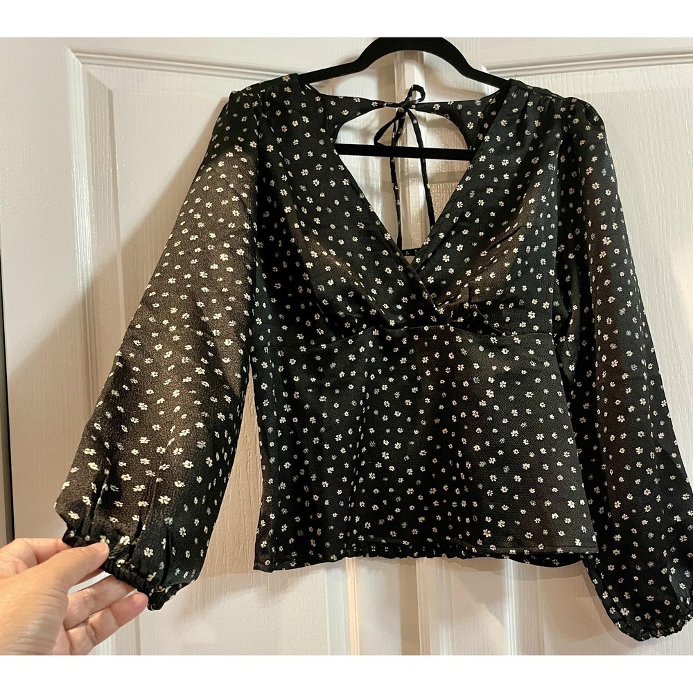 Lush Blouse Womens L Black Floral V Neck Puff Sleeve Cropped Smocked Back Top